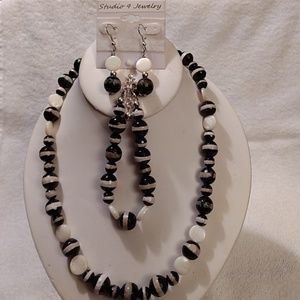 3 Pc Stripped Agate with MOP Accents  Necklace Set